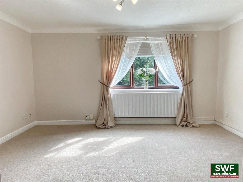 Living room3.jpg