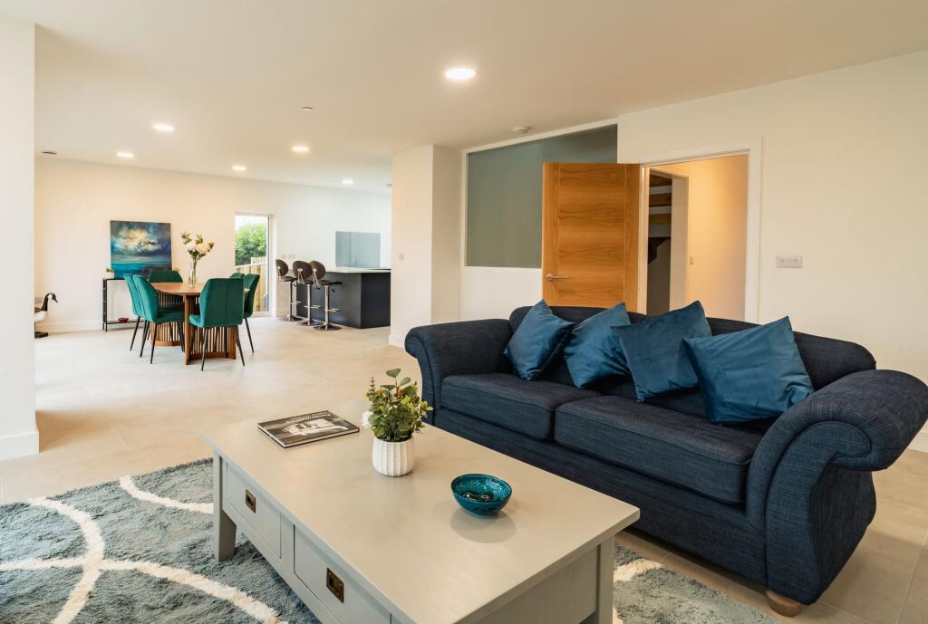 Sitting Room/ Kitchen / Dining Room