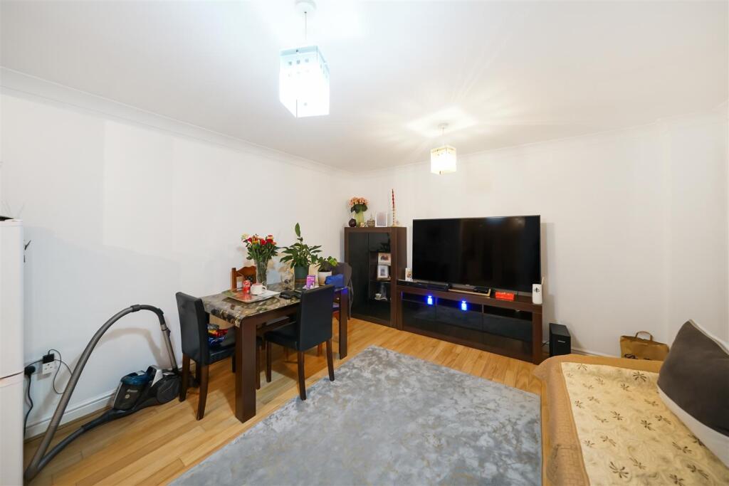 74D - bv6OrXvnpFQKsX2oieqY.jpg