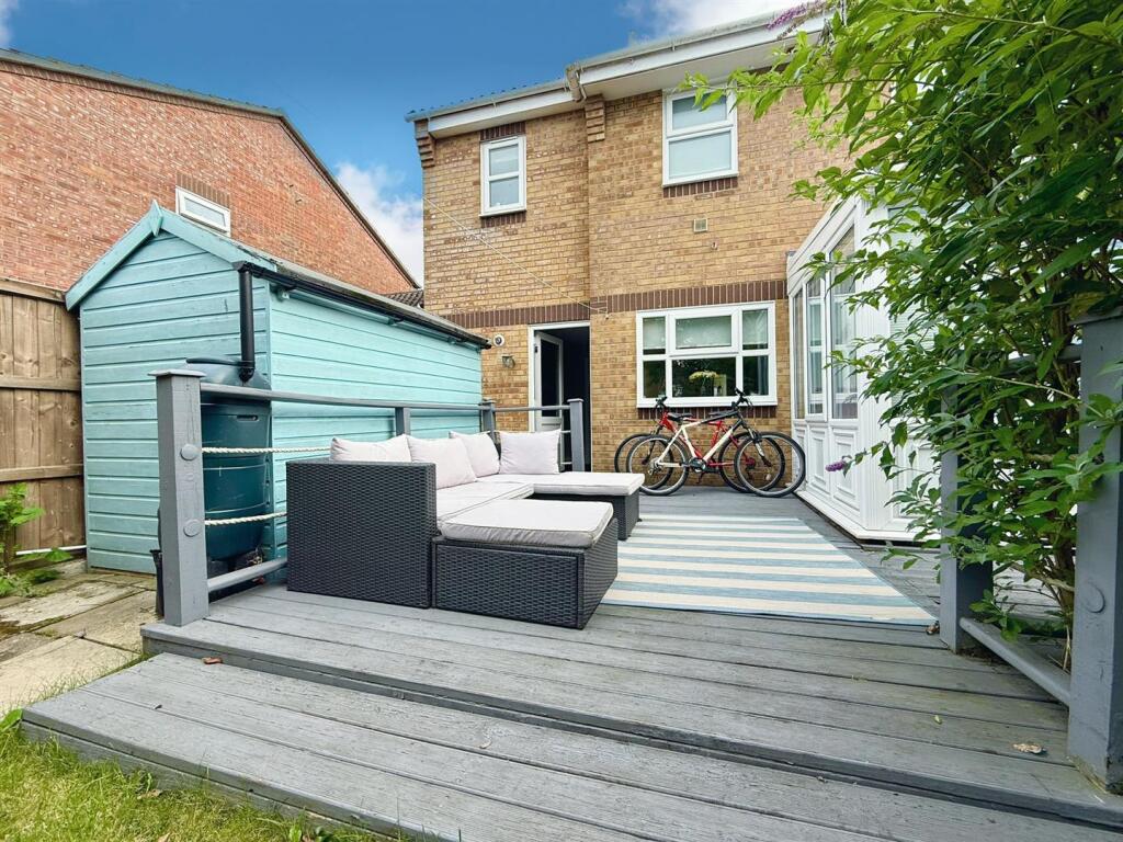 rear aspect and deck