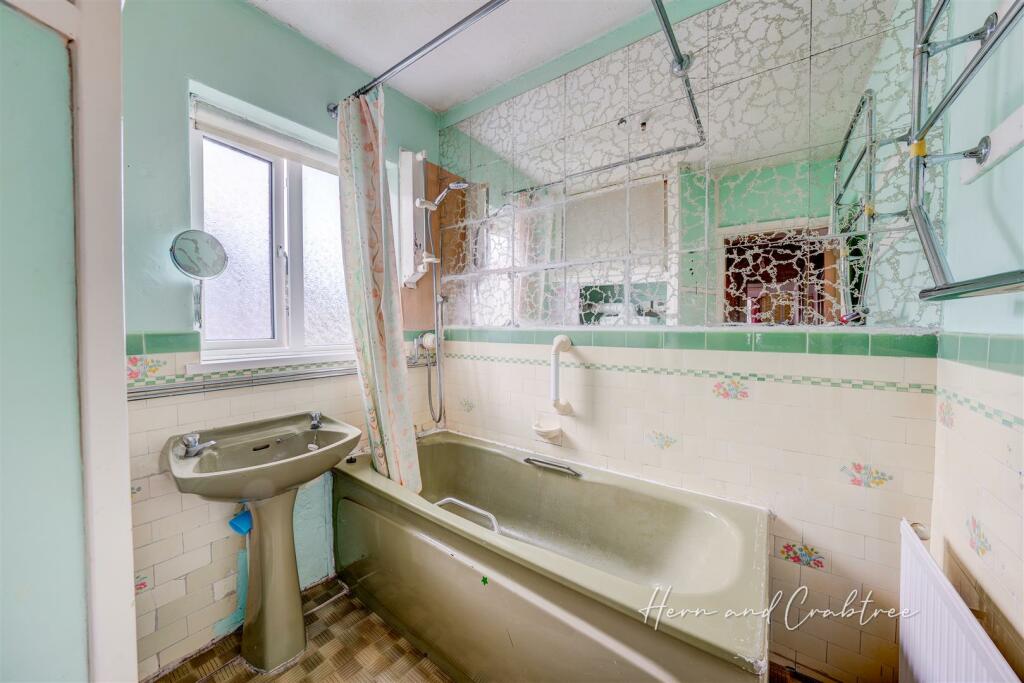 St Gowan Avenue, Heath, HernCrabtree (15).jpg