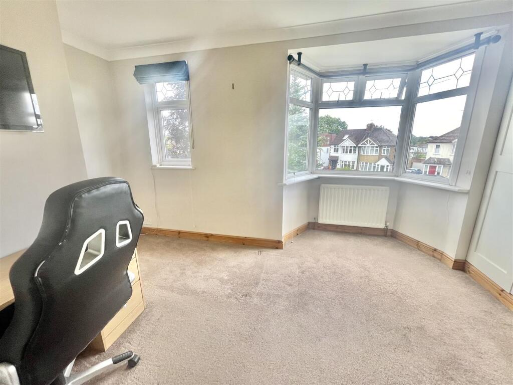 bedroom 2.2.jpg