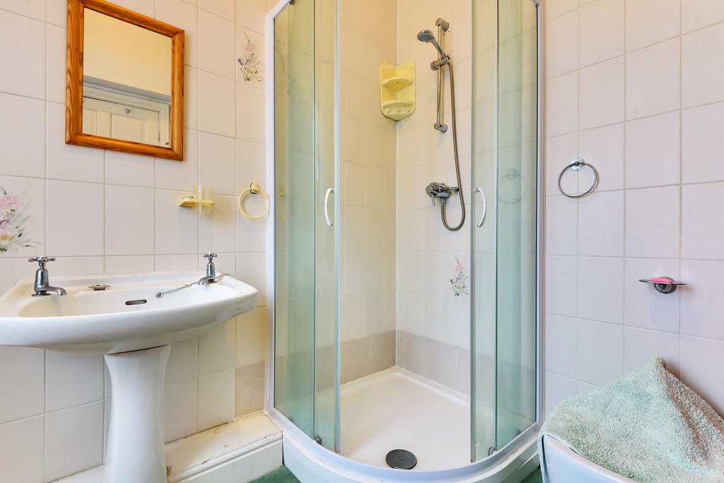 Ensuite for Bedro...