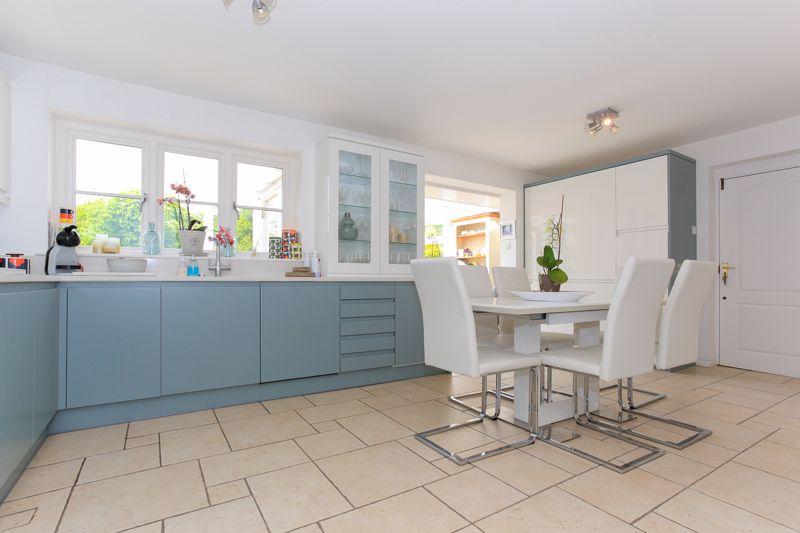 Kitchen &amp; ...
