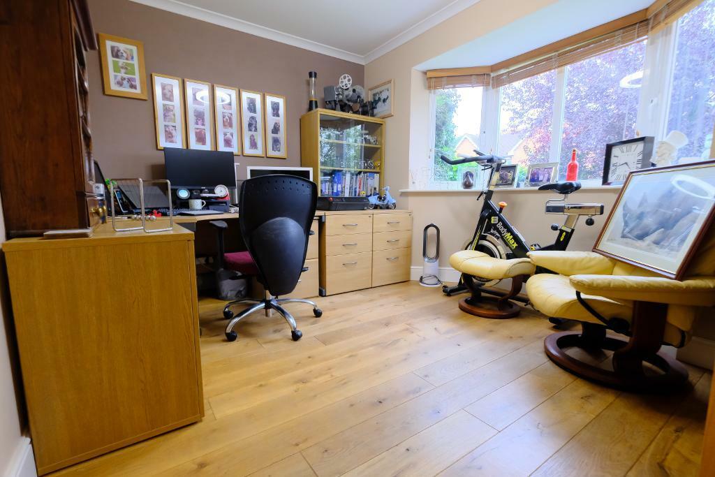 Home office to front