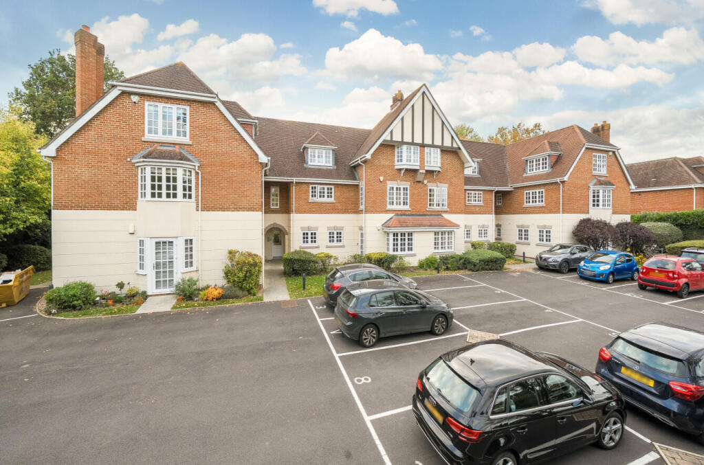 1363104-2-68e5472...