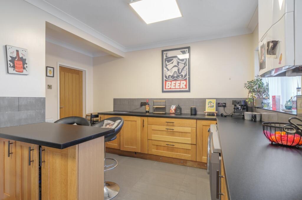 Kitchen Breakfast Bar 