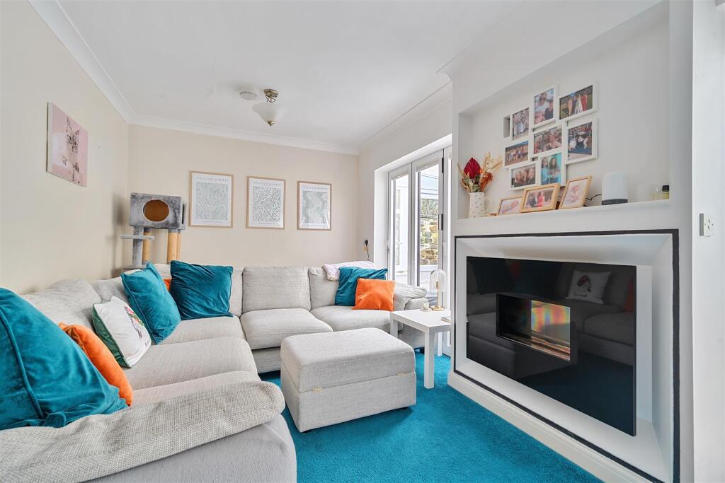 1265806 (2).jpg