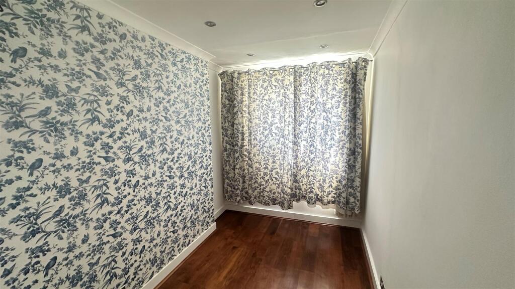G. Grove - Second Bedroom Chelsea Eden Harper