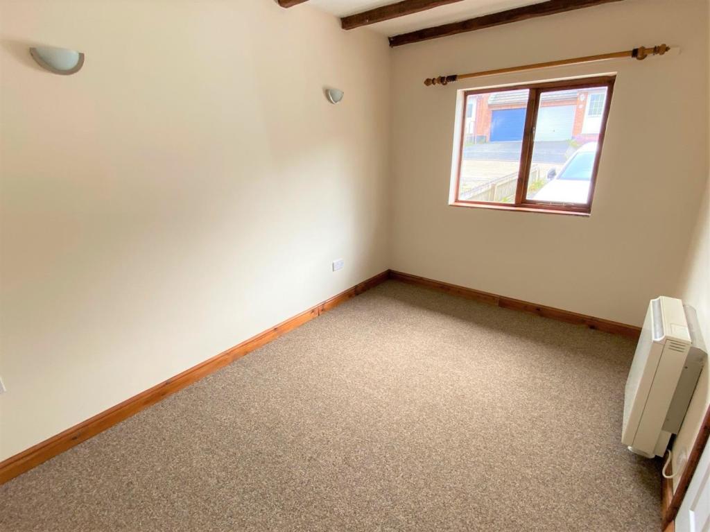 130 Kingsley Court Dining Room