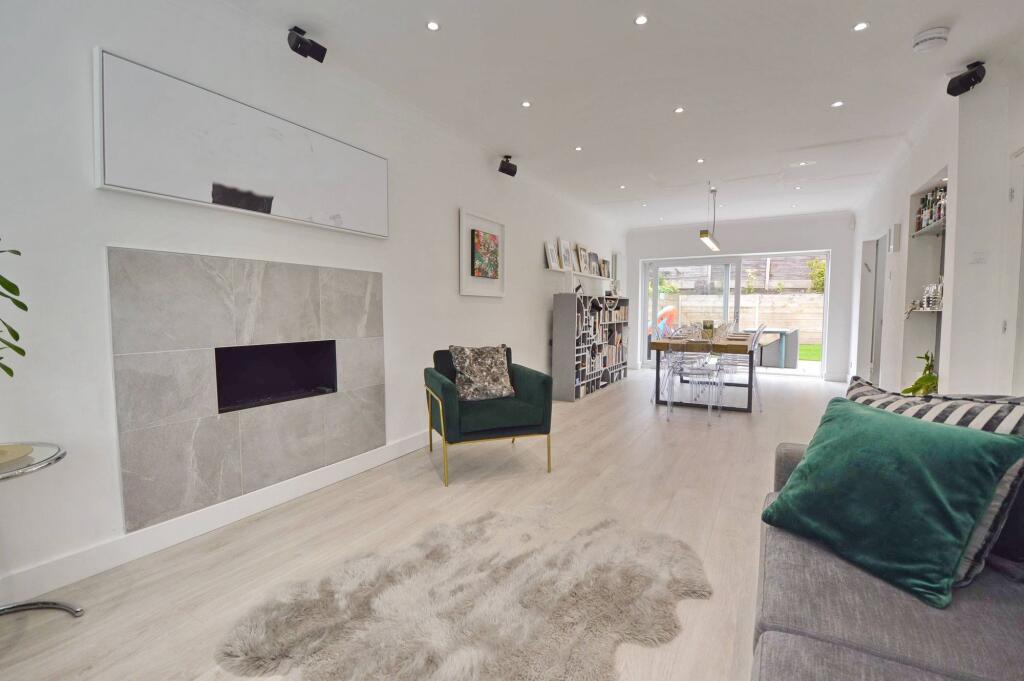 Lounge/Dining Room