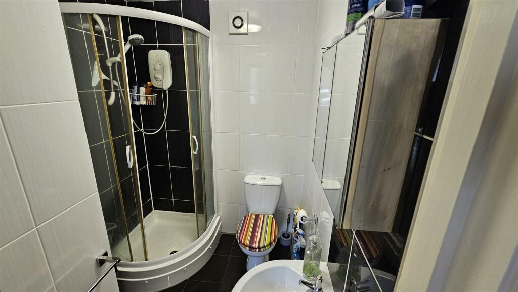 Shower Room.jpg