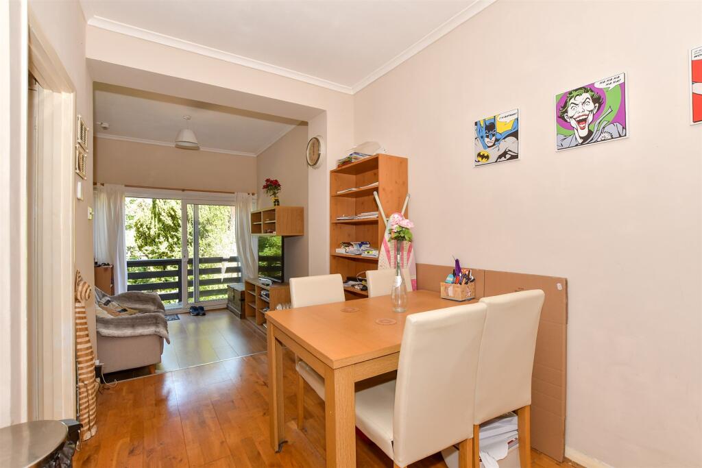 Kitchen/ Dining Area