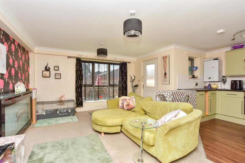 Kitchen / Living Area