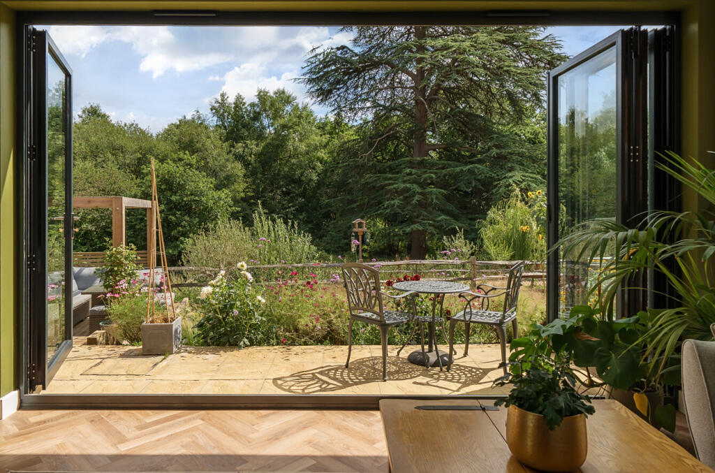 1332223-31-688a35...