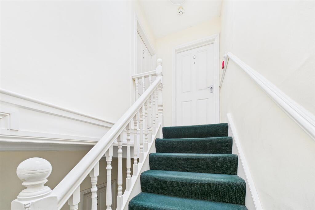 Flat 6, 99 C Redland Road, Bristol, BS6 6RA | Leas