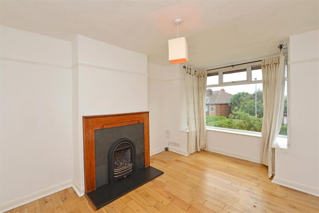 Living Room:
