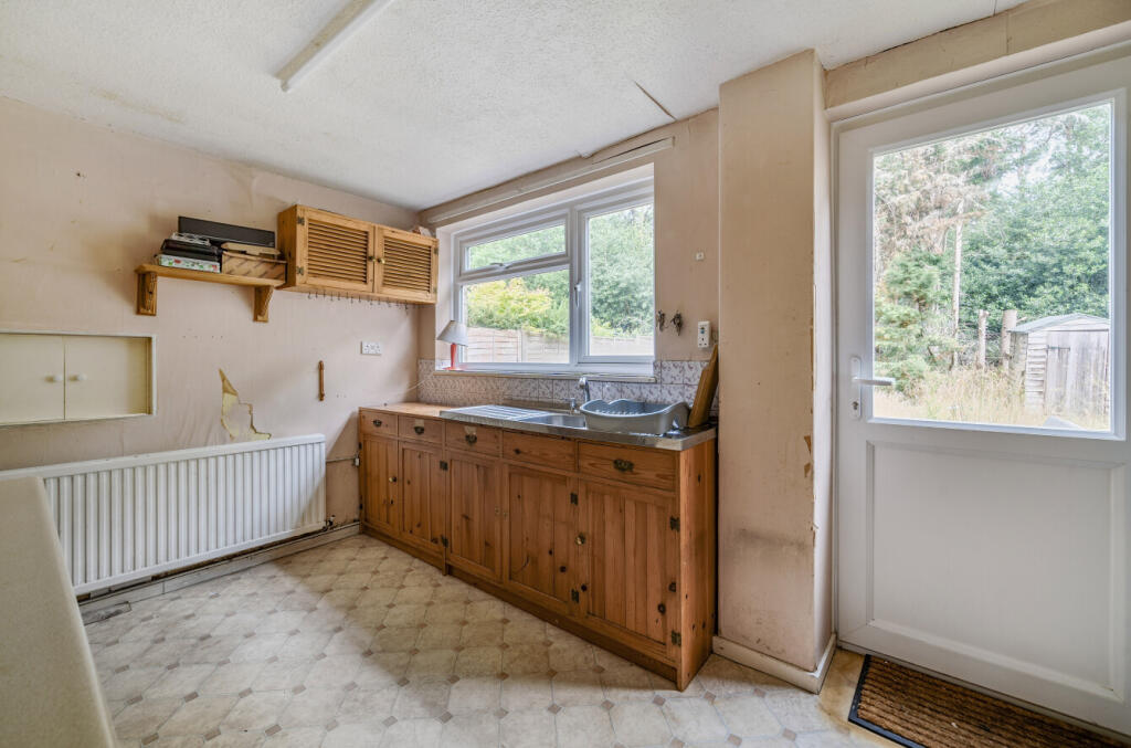 1304306-8-685e6bb...