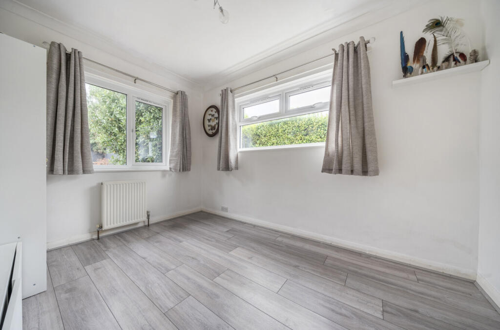 1336589-11-6895d8...