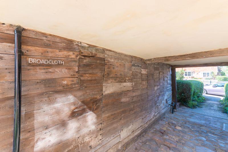 Alley way to rear access
