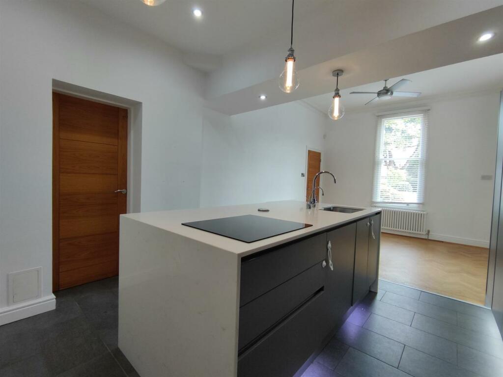 Kitchen Area 3