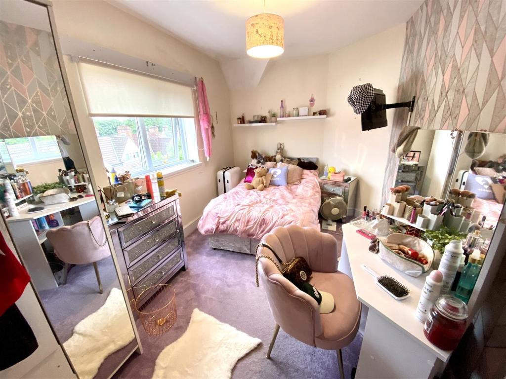 BEDROOM 2