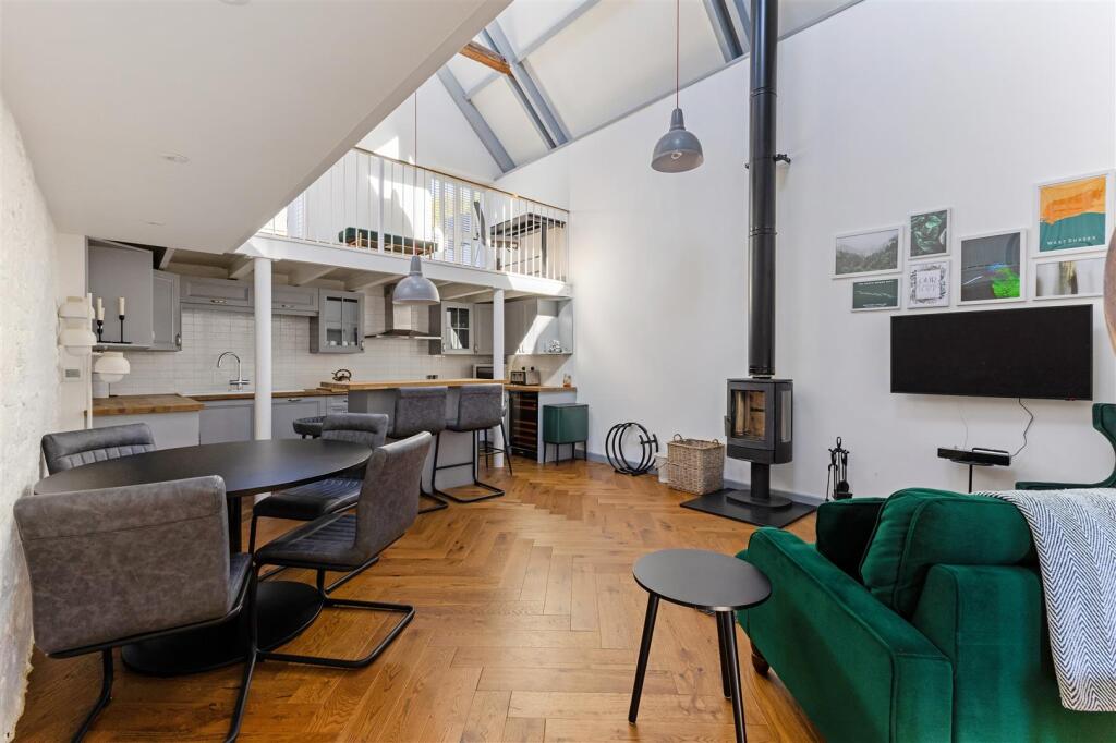 Living/Dining Room