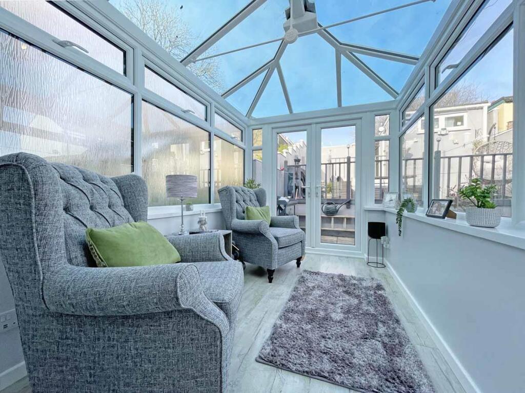 Rydal Close 5 - Conservatory...jpg