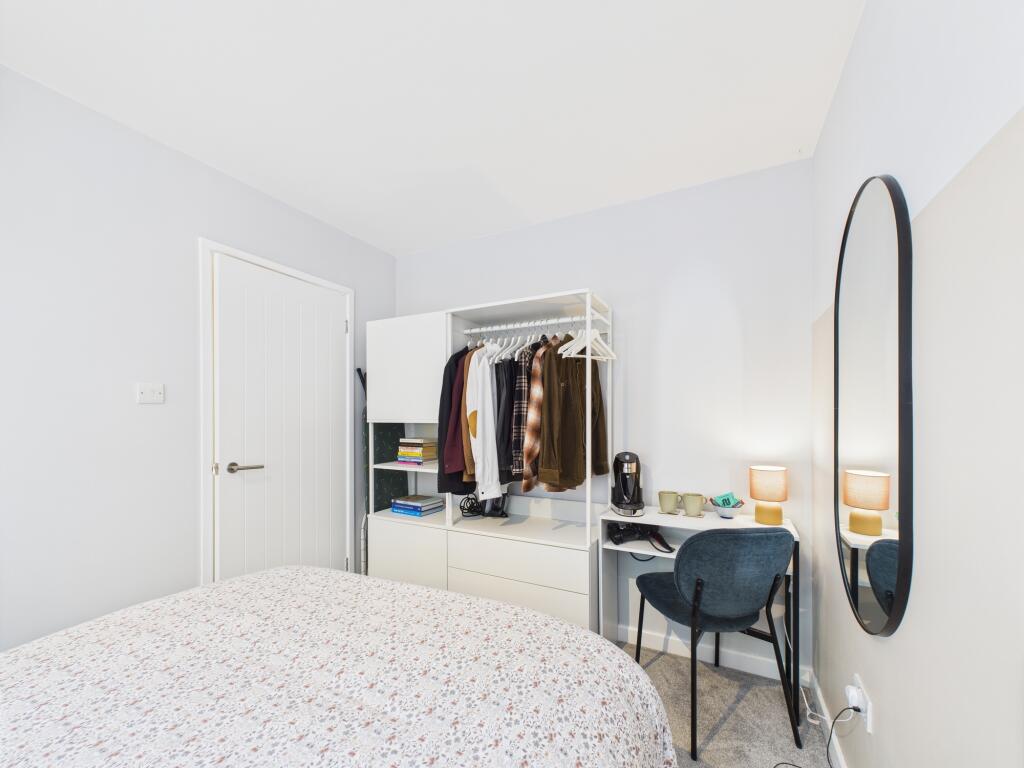 CAM05508G0-PR0060-STILL005