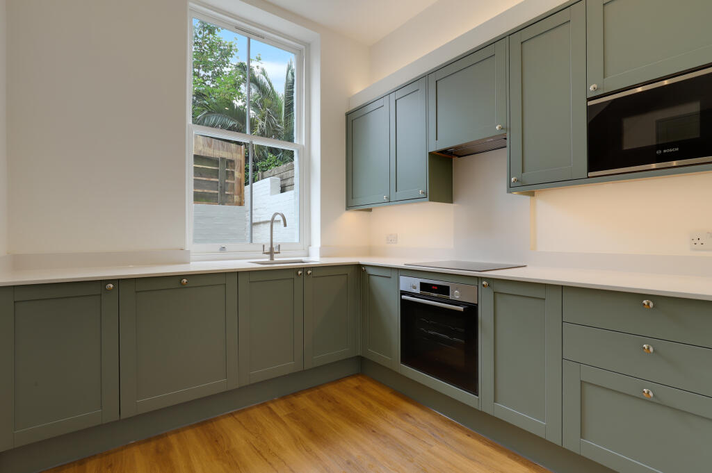 6 KITCHEN VIEW 2.jpg