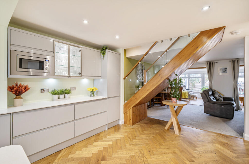 1365820-16-68ee1e...