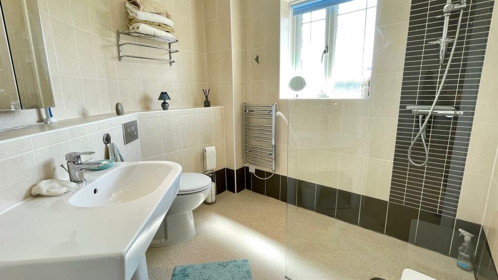 EN-SUITE WET ROOM