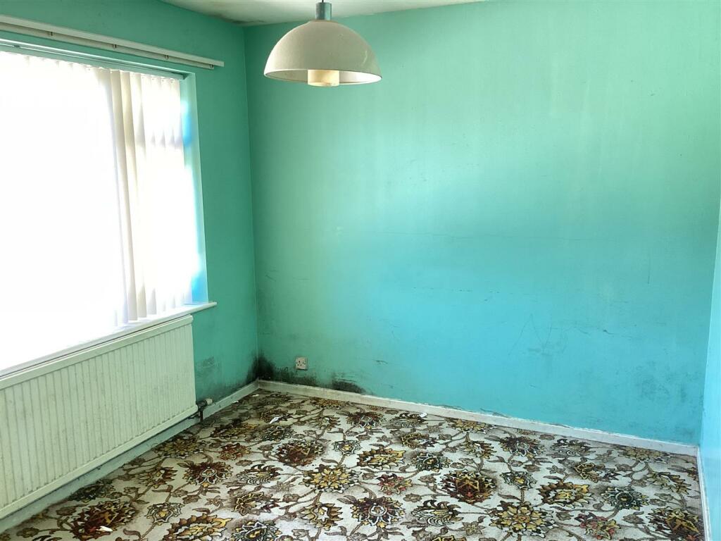 Room 1.jpg