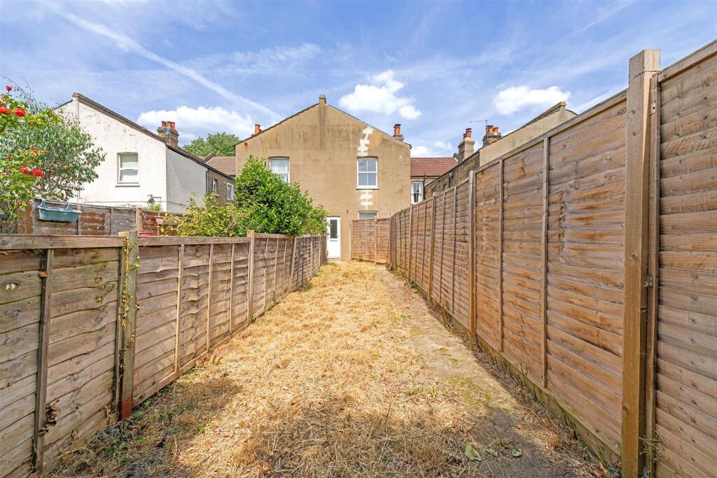 37 Tremaine Road-11.JPG