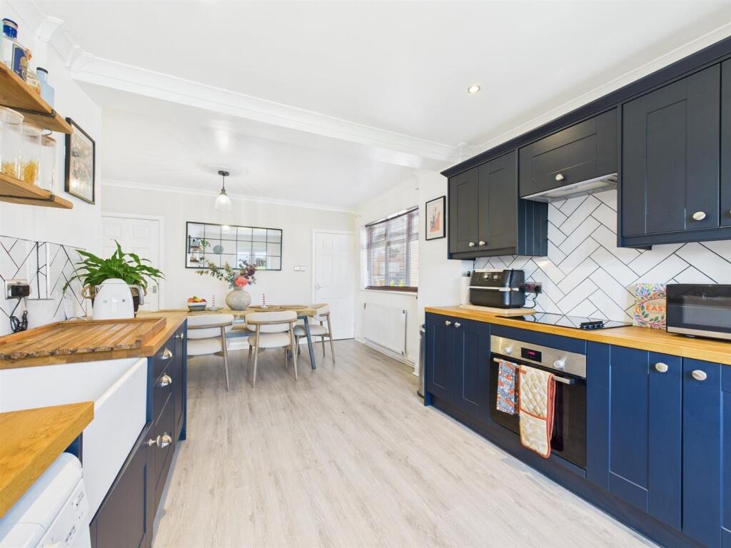 Spacious Extended Dining Kitchen