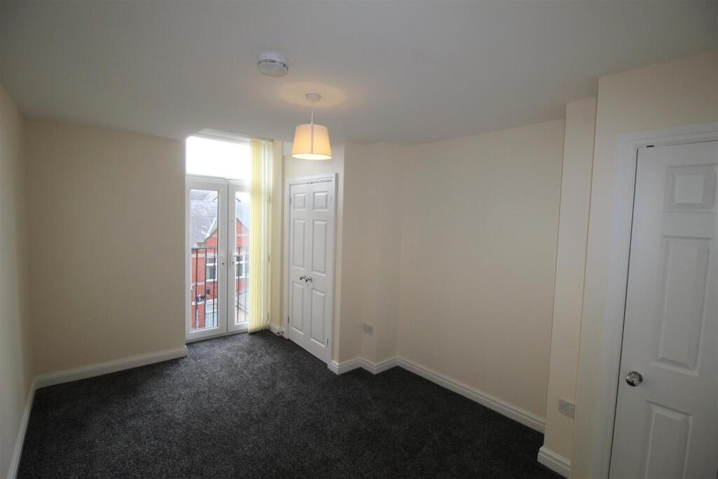 Back St Annes Road West, 42 Flat 4 Bedroom 1.JPG