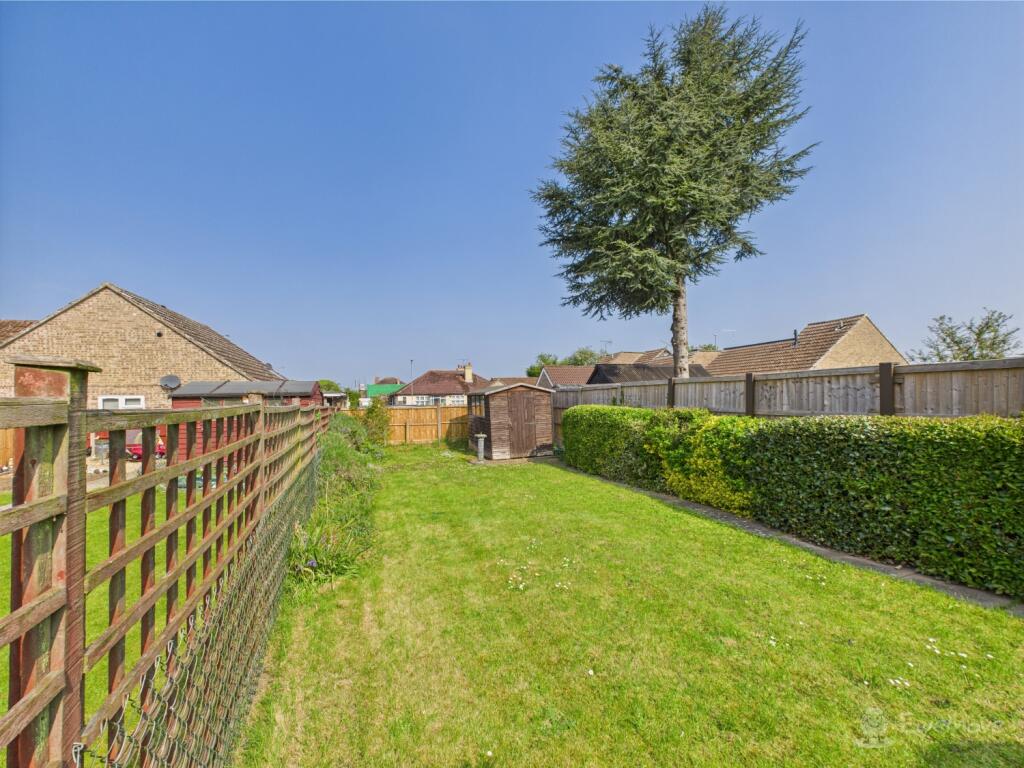 Garden- Mark Stephens EweMove Newmarket and Soham 