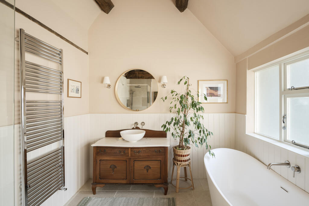 280626 - 12 Whiteheads Lane ph31 copy.jpg