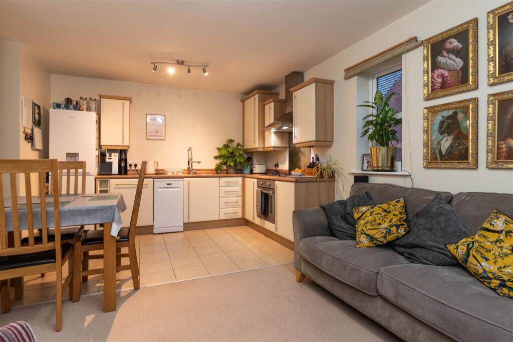 Living Kitchen &amp; Dining