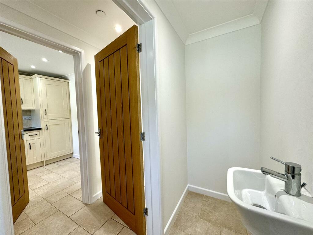 CLOAKROOM/WC