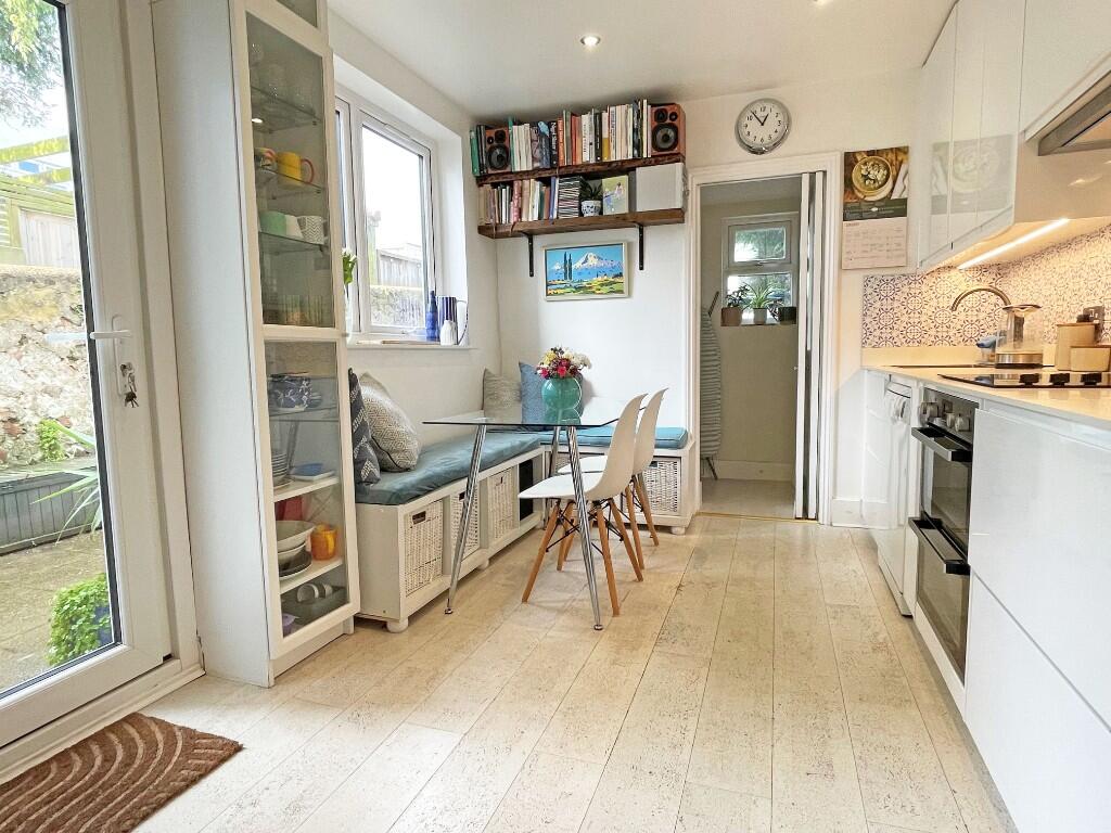 Kit/Breakfast Room