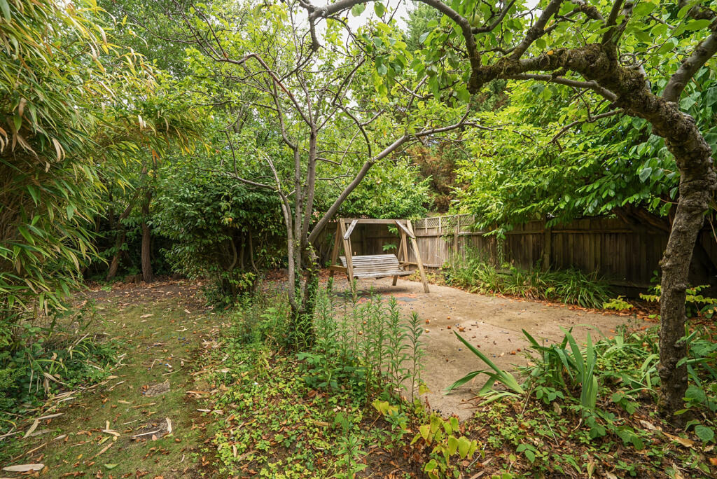 1333985-22-689200...