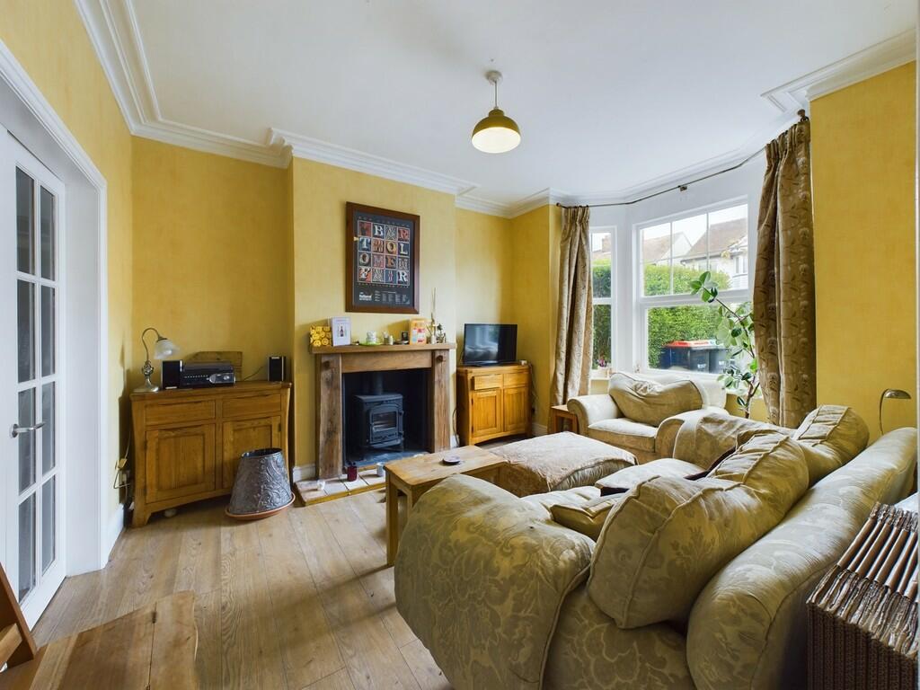 CAM02854G0-PR0180...