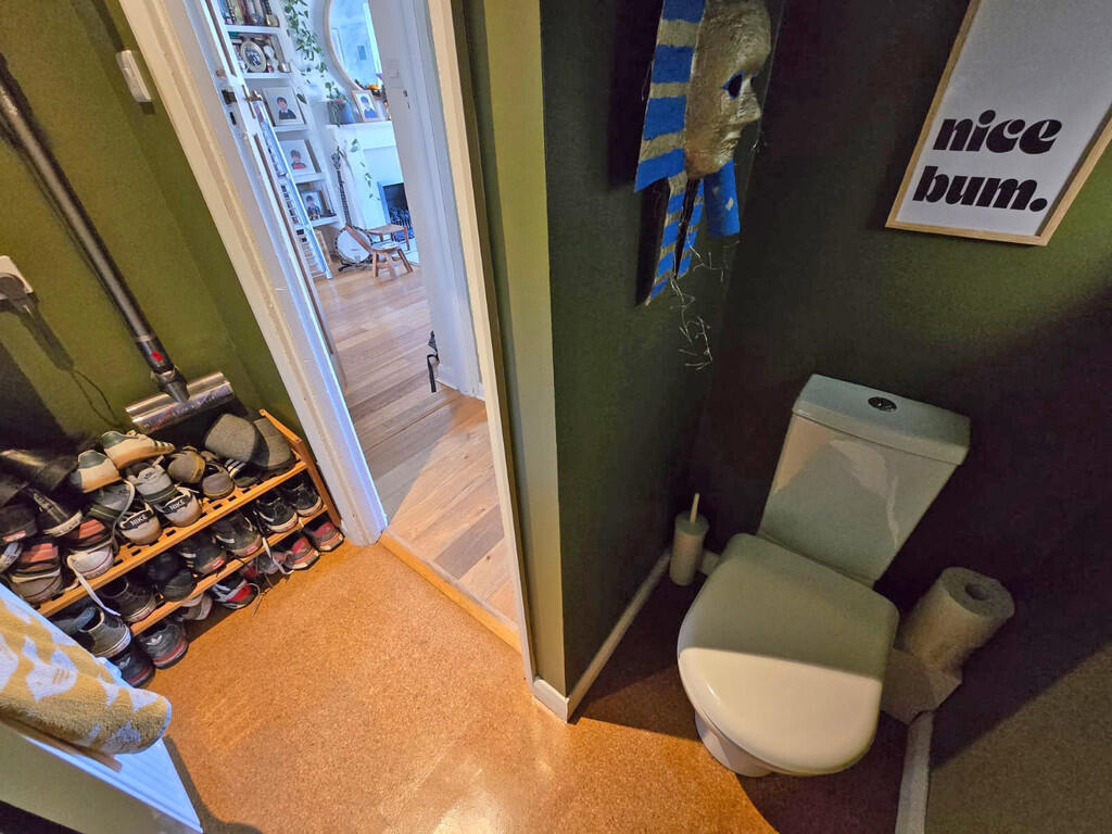 Toilet (2)