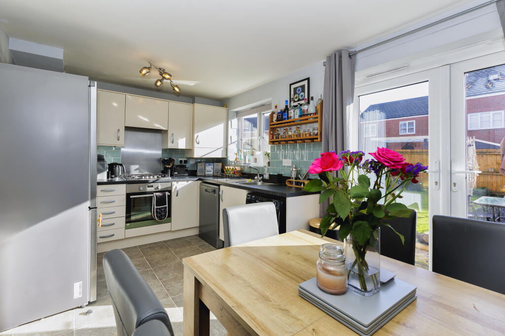 83 Garston cresent-10