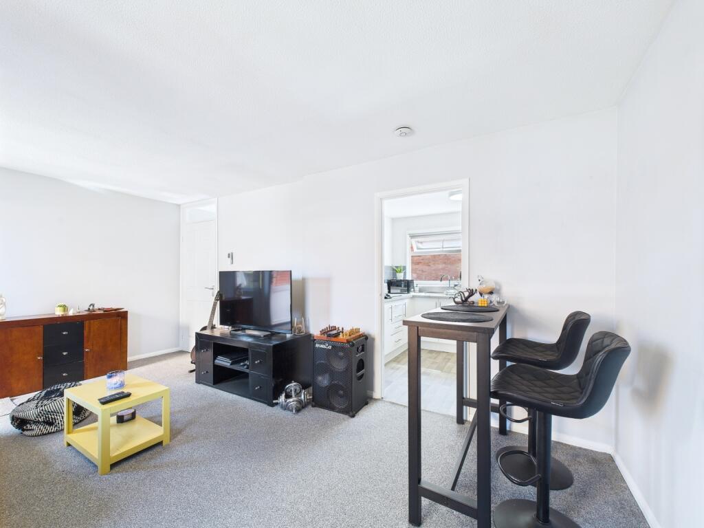 CAM01909G0-PR0363-STILL010