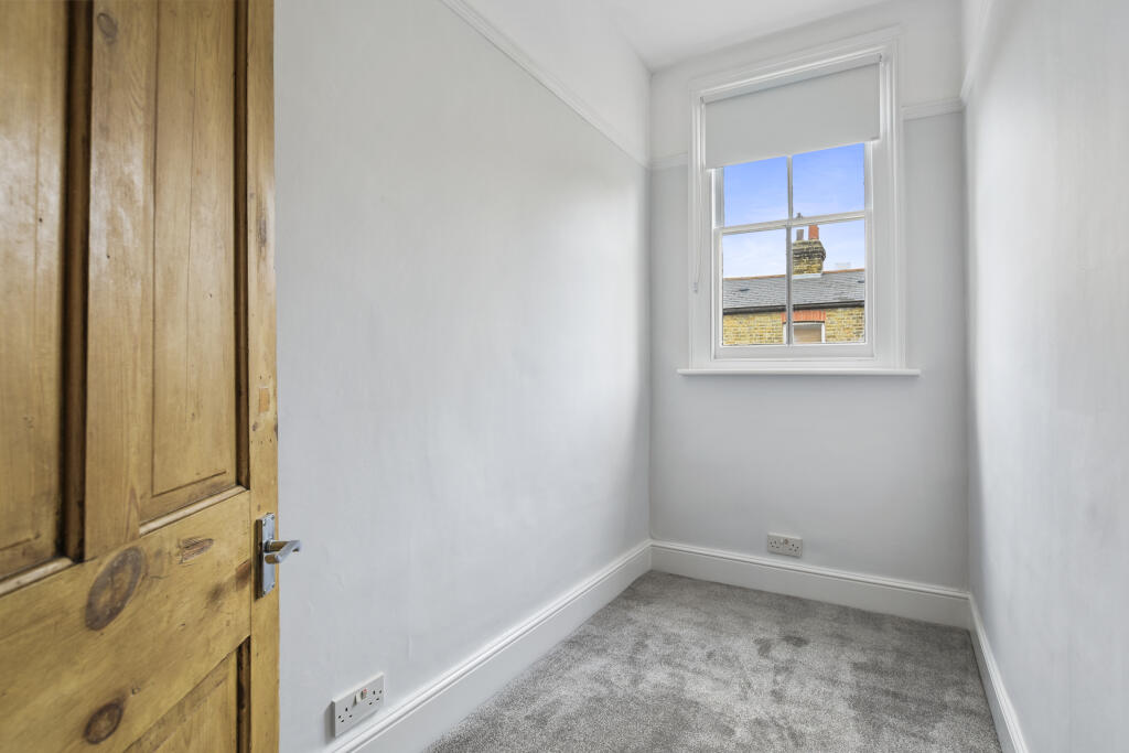 7 bedroom 3.jpg