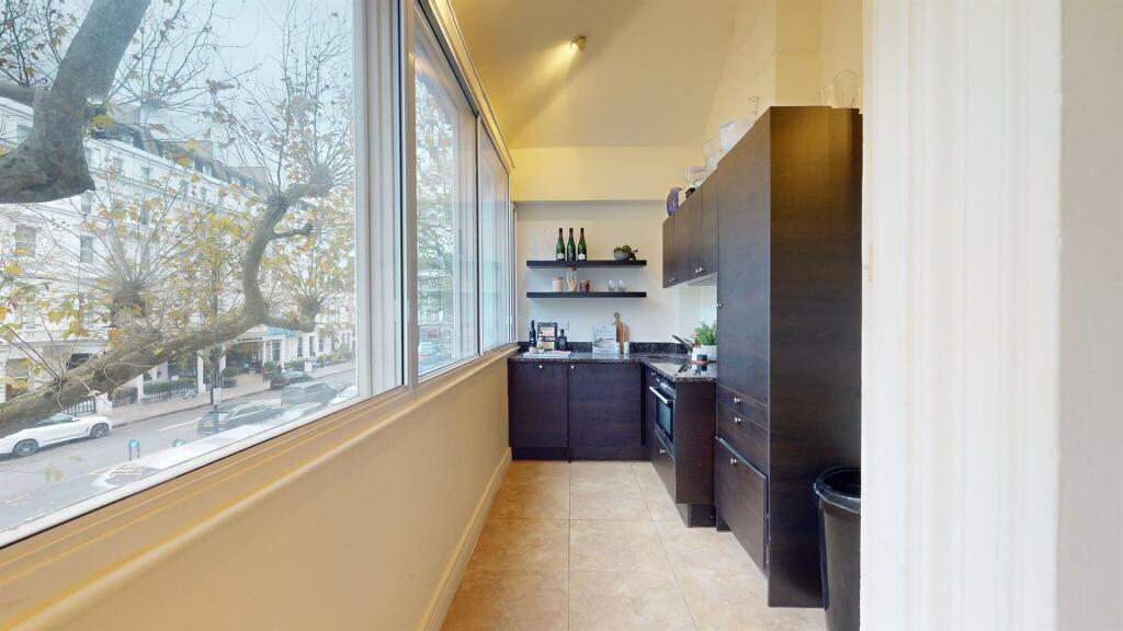 ft5 99 QGkitchen2.jpg