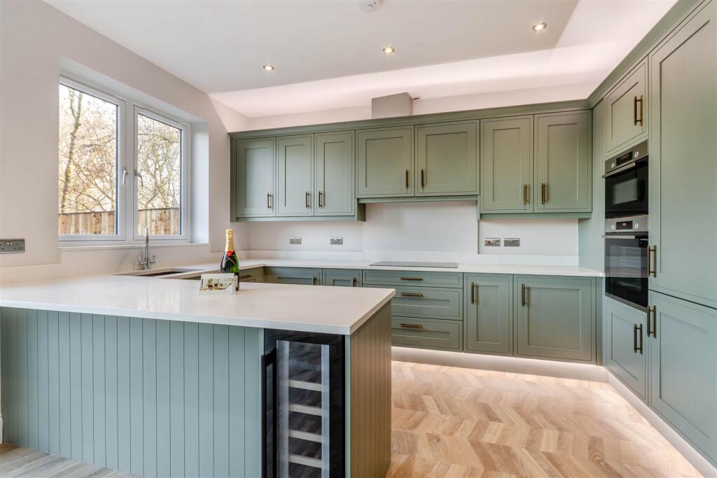 8672135-interior01.jpg
