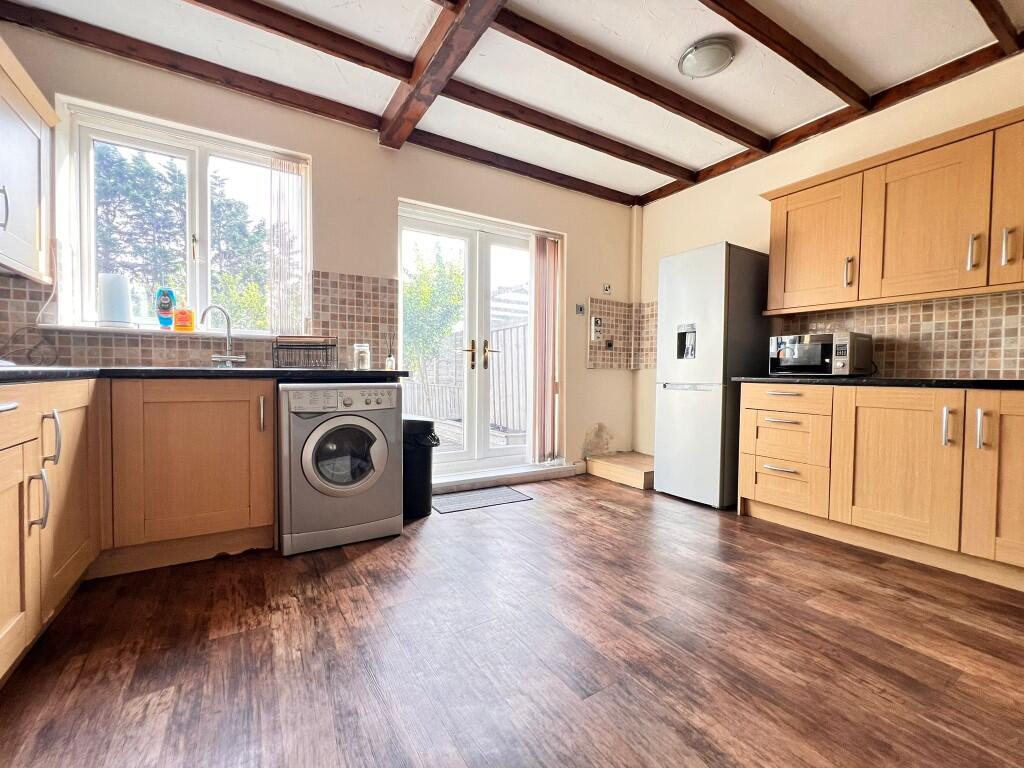 FITTED KITCHEN/DINER